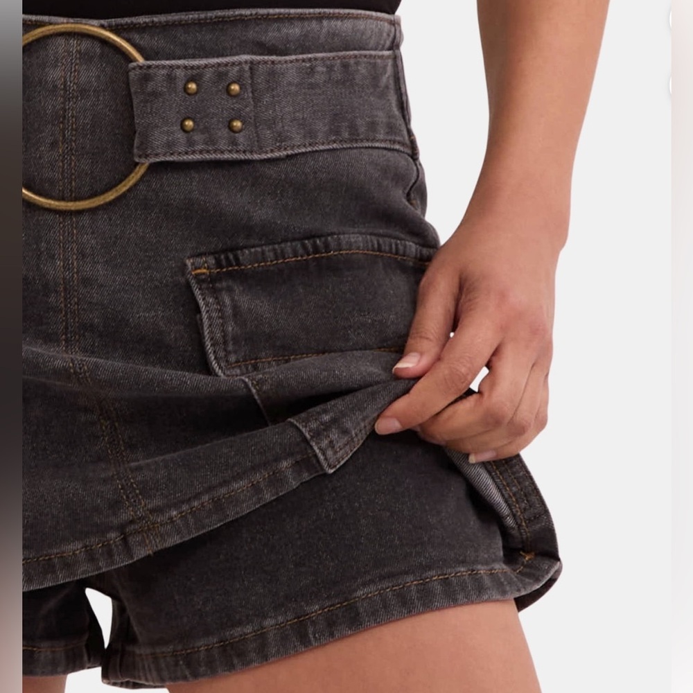 Madden NYC Hardware Blue Wash Cargo Denim Skort With Ring Belt Size XS - Picture 2 of 8
